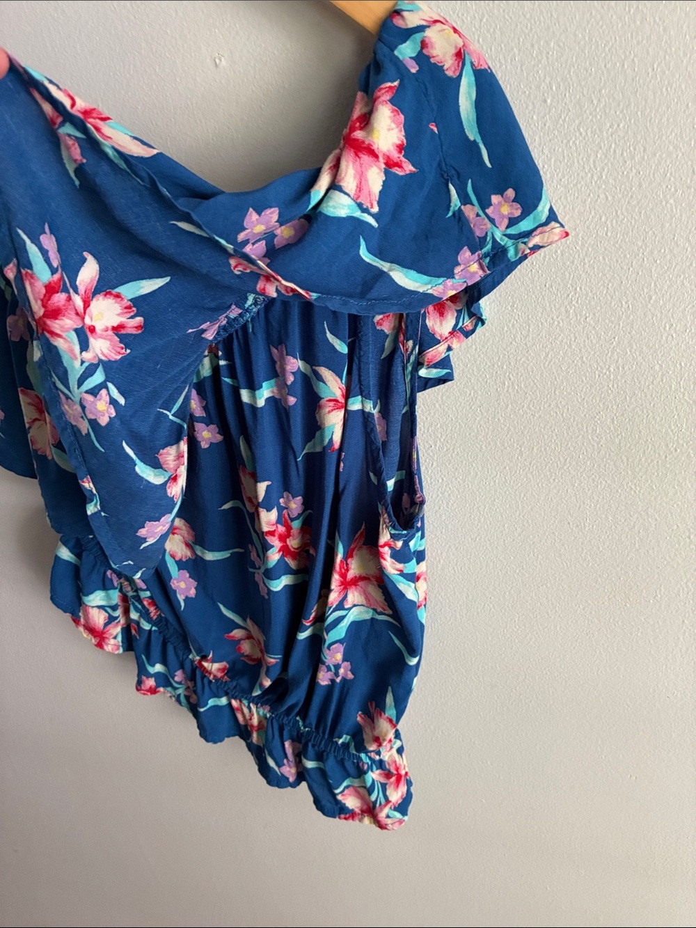 American Eagle Floral One Shoulder Ruffle Top Small Blue Tropical Boho - Picture 3 of 6